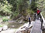 Alexander and Doru Iancu on a footbridge over the River Ialomiţa through the Great Zănoaga Gorge